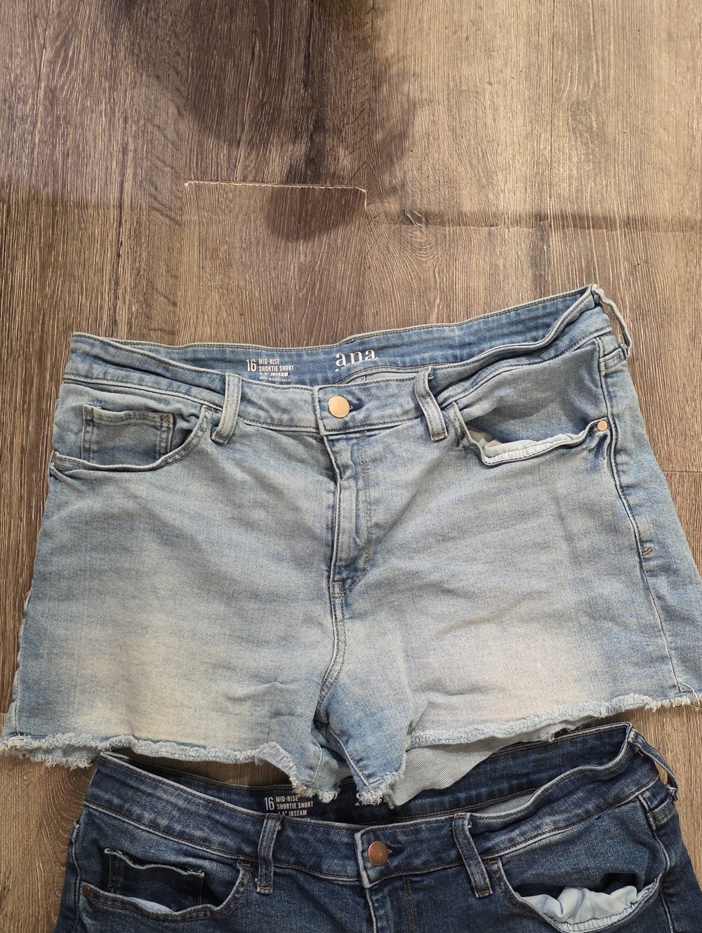 A.n.a Jean Shorts BUNDLE of 2 - Picture 3 of 6